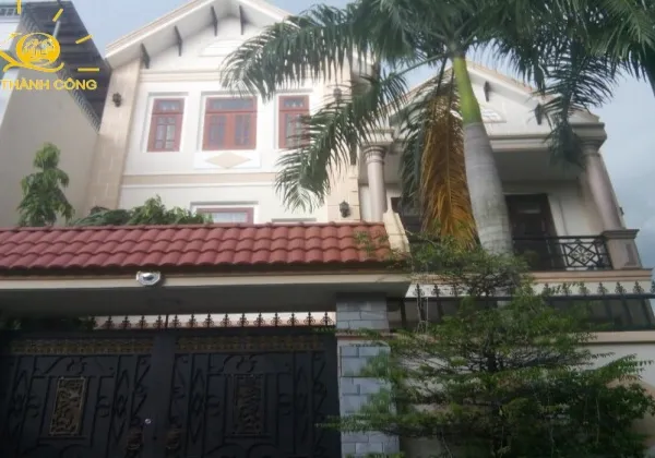CHO THUÊ BIỆT THỰ 1 TRỆT, 2 LẦU, DTSD 445M2, CÓ GARA, HỒ BƠI, SÂN VƯỜN