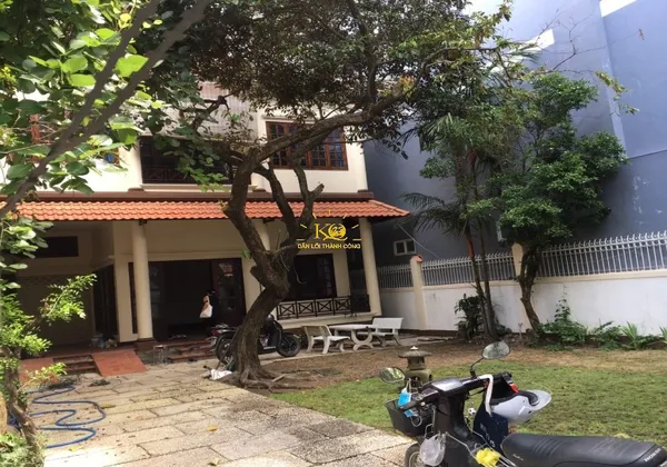 CHO THUÊ BIỆT THỰ QUẬN 2 ĐƯỜNG 10 TRẦN NÃO DT 387M2 SÂN VƯỜN GIÁ RẺ