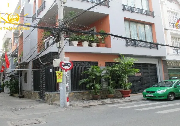 CHO THUÊ NHÀ QUẬN PHÚ NHUẬN ĐƯỜNG ĐOÀN THỊ ĐIỂM DT: 10MX12M