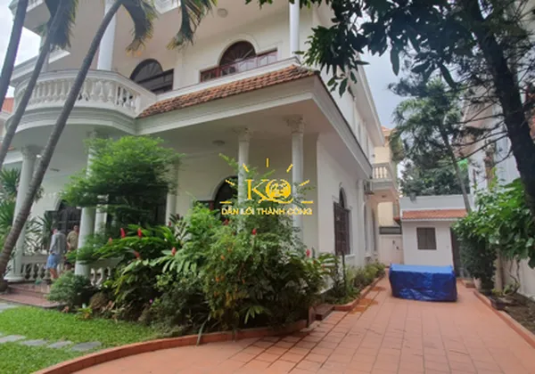 CHO THUÊ NHÀ PHƯỜNG THẢO ĐIỀN QUẬN 2 DT 530M2 SÂN VƯỜN,HỒ BƠI