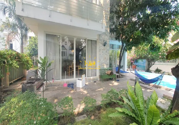 CHO THUÊ NHÀ PHƯỜNG THẢO ĐIỀN QUẬN 2 DT 600M2 VIEW HỒ BƠI ĐẸP