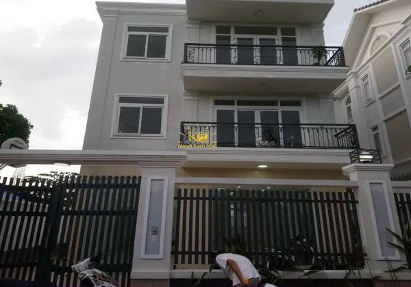 CHO THUÊ NHÀ QUẬN 2 DIỆN TÍCH 12X20M SÀN SUỐT VĂN PHÒNG