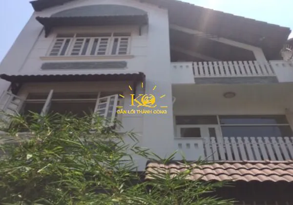 CHO THUÊ NHÀ QUẬN 2, DIỆN TÍCH 8X20 M, SÀN TRỐNG VĂN PHÒNG.