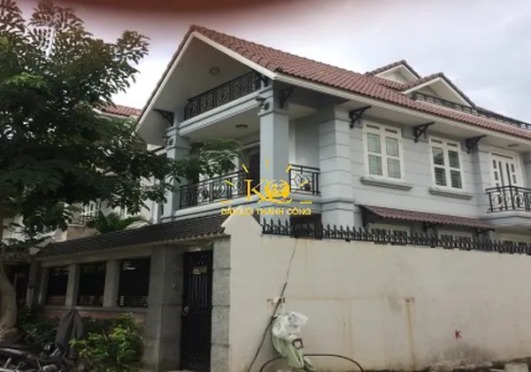 CHO THUÊ NHÀ QUẬN 2, DT 10X20M, NỘI THẤT CAO CẤP, GARA