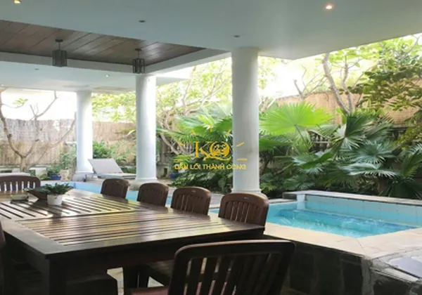 CHO THUÊ NHÀ QUẬN 2 DT 500M2, SÂN VƯỜN, HỒ BƠI, GARA