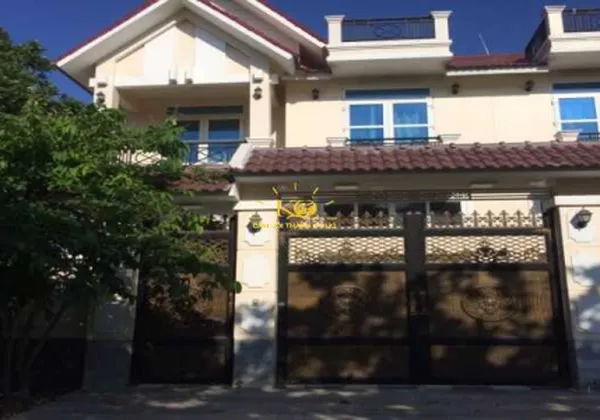 CHO THUÊ NHÀ QUẬN 2 ĐƯỜNG NGUYỄN VĂN HƯỞNG DIỆN TÍCH 400M2