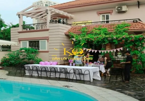 CHO THUÊ NHÀ QUẬN 2 ĐƯỜNG XUÂN THỦY, KHUÔN VIÊN 800 M2 GỒM NHÀ TRỆT 1 LẦU SÂN VƯỜN VÀ HỒ BƠI