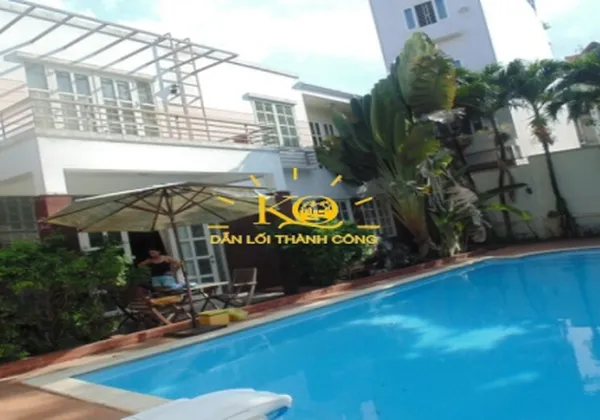 CHO THUÊ NHÀ QUẬN 2 PHƯỜNG THẢO ĐIỀN, DT 10X18M, CÓ HỒ BƠI RỘNG VÀ SÂN VƯỜN