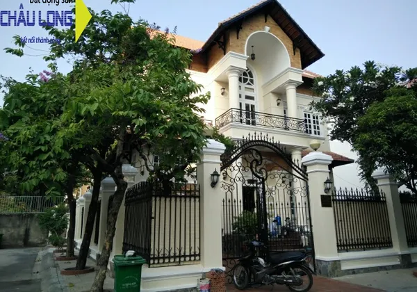 CHO THUÊ NHÀ QUẬN 2 PHƯỜNG THẢO ĐIỀN, DT 15x20M, 1 TRỆT, 1 LẦU, ÁP MÁI, 6 PHÒNG NGỦ, PHÒNG KHÁCH, PHÒNG BẾP