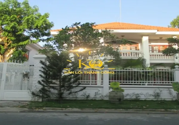 CHO THUÊ NHÀ QUẬN 2 PHƯỜNG THẢO ĐIỀN, DT 20x20M, 1 TRỆT + 1 LẦU + 5 PHÒNG NGỦ.