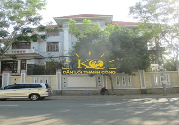 CHO THUÊ NHÀ QUẬN 2 PHƯỜNG THẢO ĐIỀN, DT 39x20M, 1 HẦM + 1 TRỆT + 2 LẦU + ÁP MÁI, HỒ BƠI, SÂN VƯỜN.
