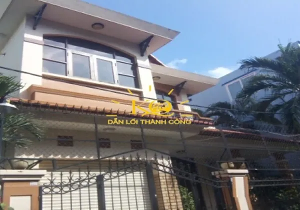 CHO THUÊ NHÀ QUẬN BÌNH THẠNH ĐƯỜNG D2 VILLA ĐẸP GIÁ 1500 USD