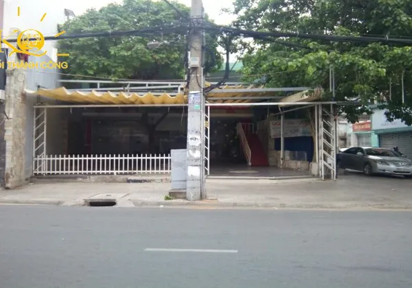 CHO THUÊ NHÀ QUẬN PHÚ NHUẬN ĐƯỜNG TRẦN HUY LIỆU DT 13X20M NỞ HẬU 22M