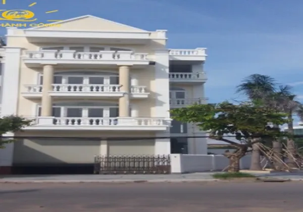 CHO THUÊ NHÀ VĂN PHÒNG 1 HẦM, 4 LẦU, ÁP MÁI, CÓ THANG MÁY, ĐIỀU HÒA ĐƯỜNG TRẦN NÃO PHƯỜNG BÌNH AN.