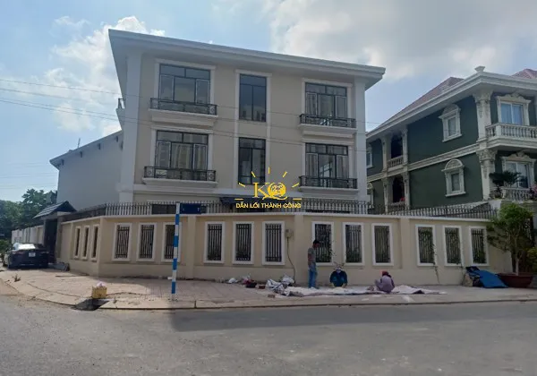 CHO THUÊ VILLA ĐƯỜNG LIÊN PHƯỜNG QUẬN 9 DT 294M2 THIẾT KẾ ĐẸP