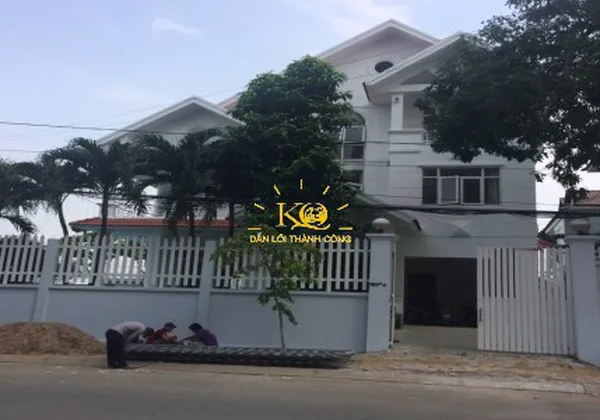 NHÀ CHO THUÊ PHƯỜNG THẢO ĐIỀN, DT 600M2, TRỆT 1 LẦU, SÂN VƯỜN, HỒ BƠI.