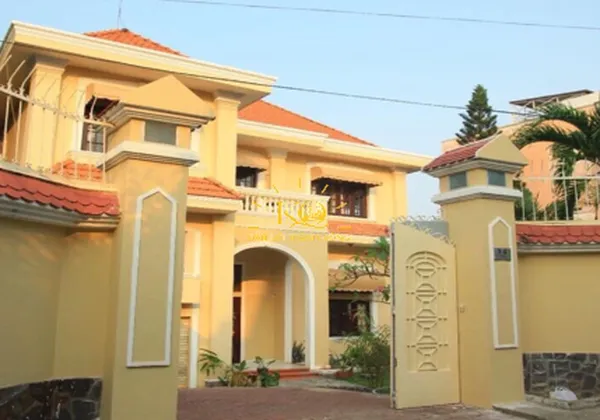NHÀ CHO THUÊ QUẬN 2, DT 396M2 GARA, HỒ BƠI, TRỆT 1 LẦU