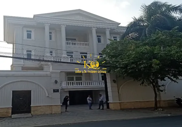 NHÀ ĐƯỜNG NGUYỄN VĂN HƯỞNG CHO THUÊ DT 550M2 VIEW HỒ BƠI ĐẸP