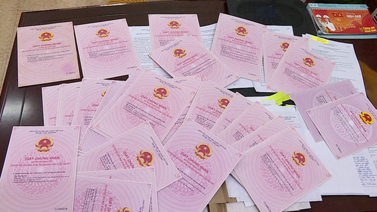 Sổ đỏ và sở hữu lâu dài: Khách hàng thường nhầm lẫn gì? Sổ đỏ và sở hữu lâu dài: Khách hàng thường nhầm lẫn gì?