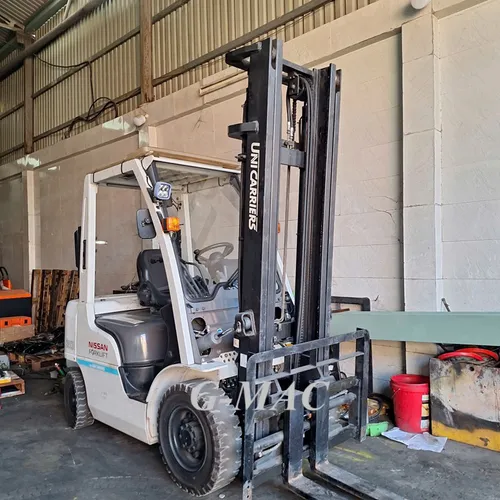 Xe nâng dầu cũ Nissan 2 tấn