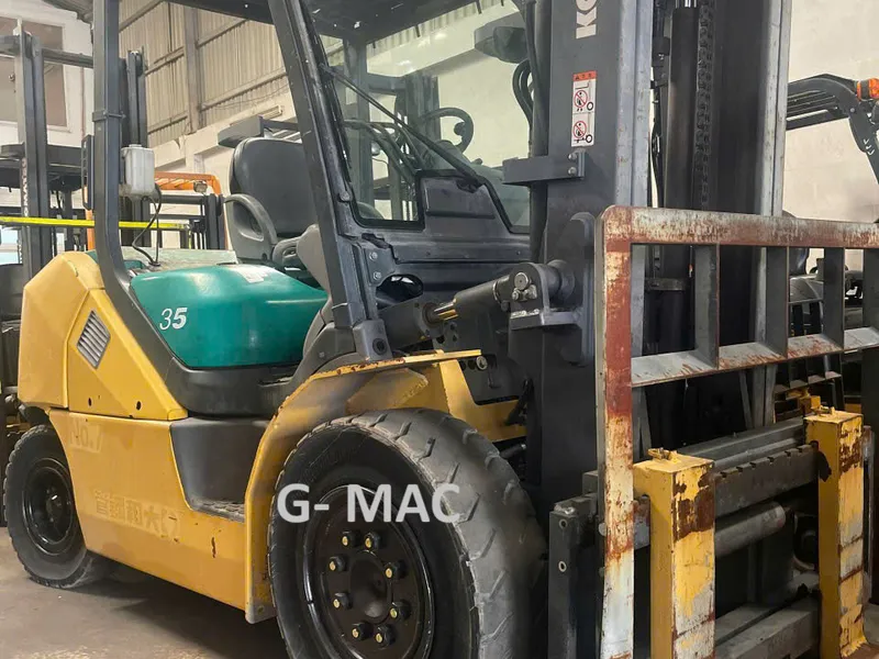 Xe nâng qua sử dụng dầu Nhật Bản