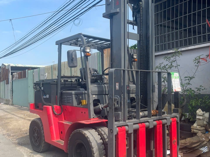 Xe Nâng Việt Miền Nam bán xe nâng điện cũ uy tín giá rẻ 