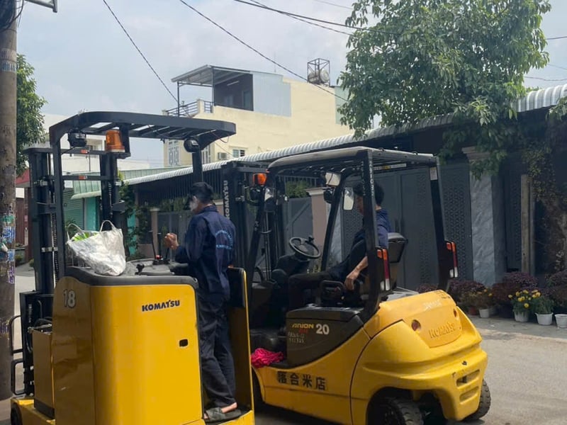 Cung cấp xe nâng điện cũ nhập Nhật | Xe nâng Komatsu cũ