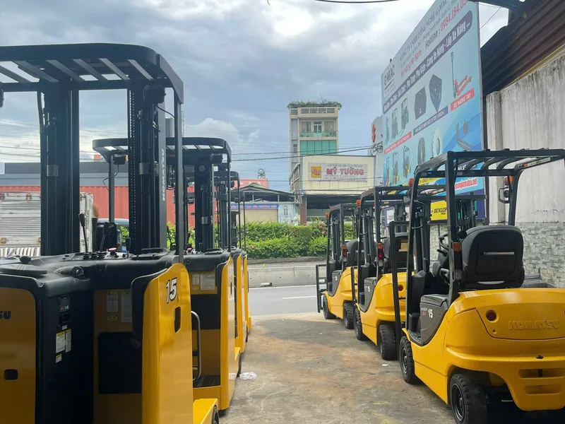 Xe nâng cũ Komatsu | Bán xe nâng dầu, xe nâng điện, xe nâng Gas cũ 