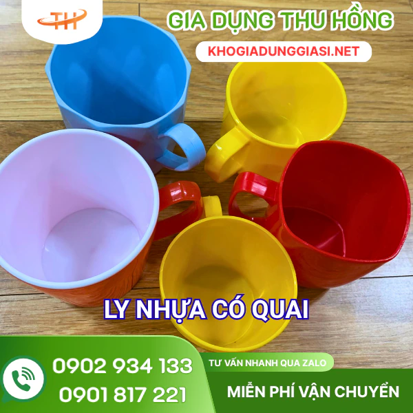 Ly nhựa có quai Ly nhựa uống nước cầm tay nhiều dung tích