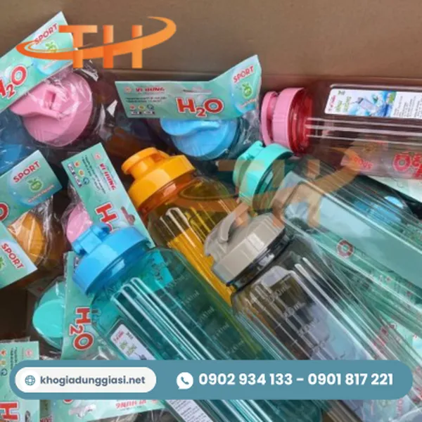 Bình nước học sinh