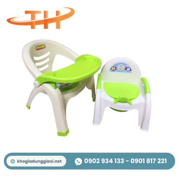 Ghế nhựa cho em bé ngồi ăn cơm