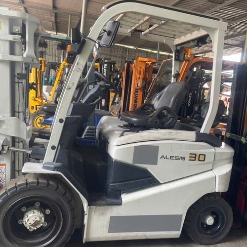 Xe nâng điện 3 tấn Nhập Nhật