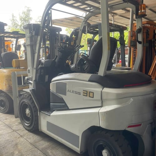 Xe nâng điện 3 tấn Nhập Nhật