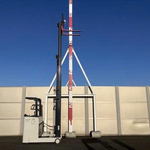 Xe nâng điện đứng lái Nichiyu 1,8 tấn