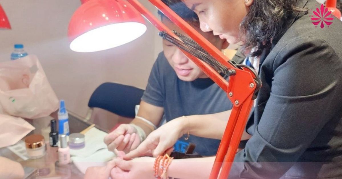 Cầm tay chỉ việc – Hani tuyệt đối hhông giấu nghề