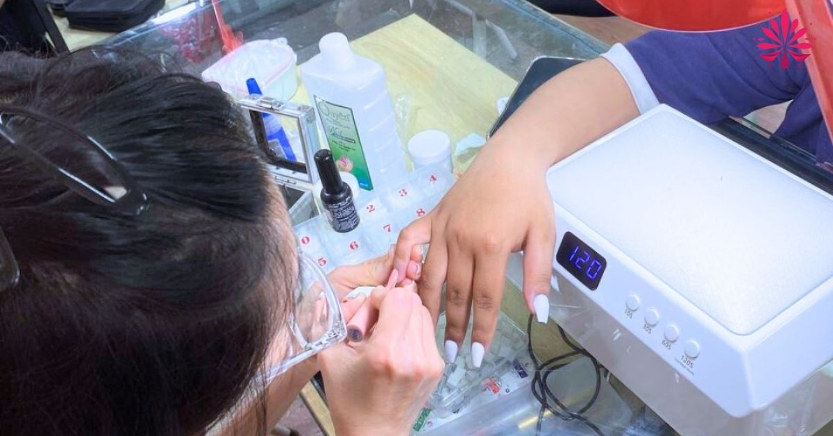 Học mô đun đắp gel nâng cao có chi phí là 3.000.000 VNĐ