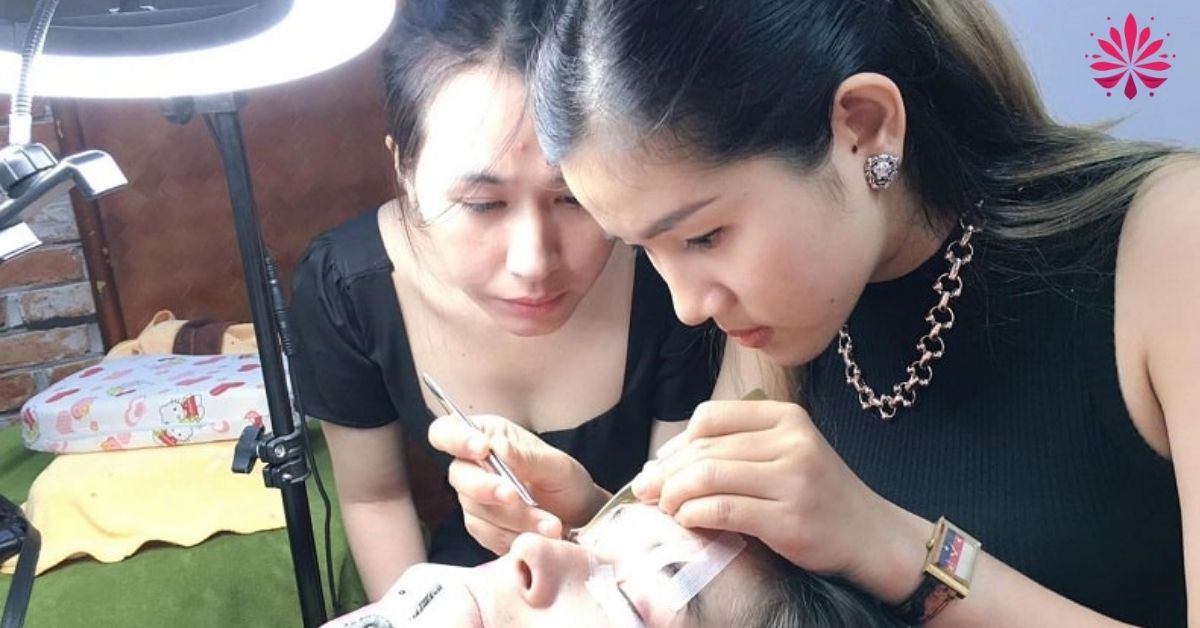 Khóa học nối mi cấp tốc cho người mới mở ra cơ hội nghề nghiệp đầy tiềm năng ngành làm đẹp