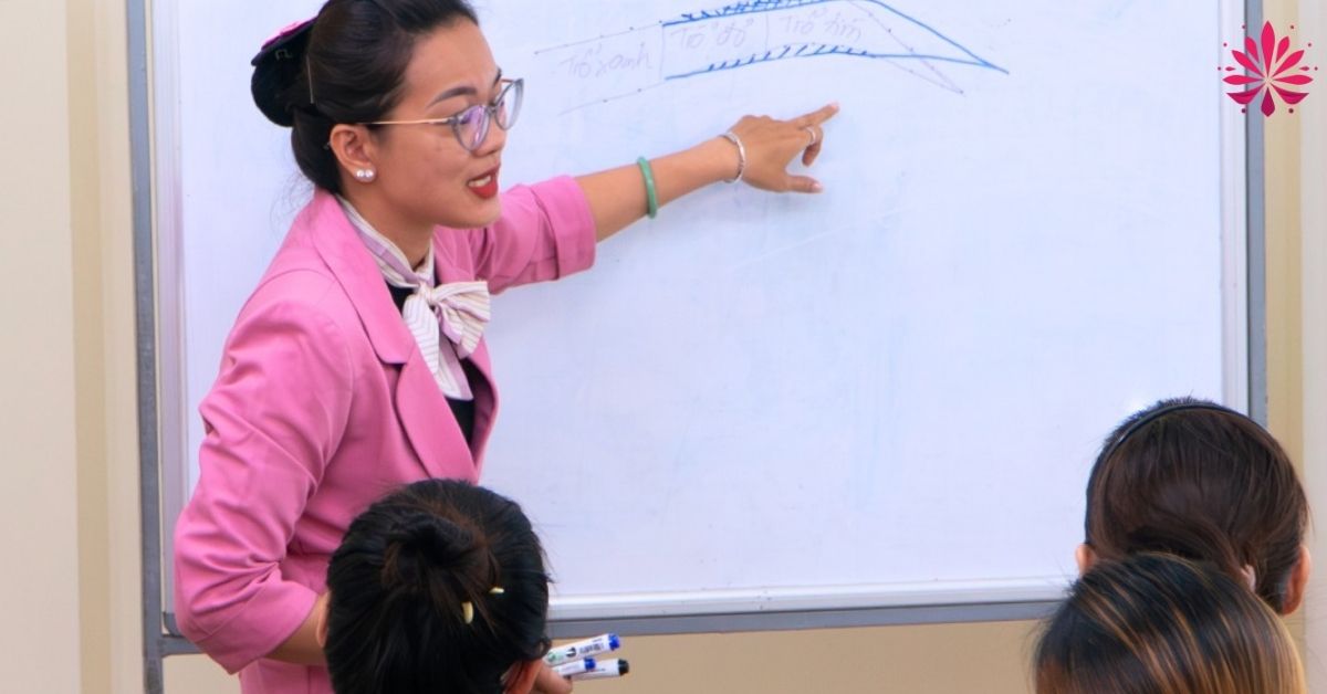 Khóa học phun mày Ombre cho người mới giúp bạn tự tin ra nghề sau 25 ngày