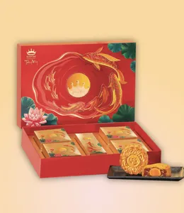 Trăng vàng Hoàng Kim Vinh Hiển Đỏ (4 bánh + 1 hộp trà)
