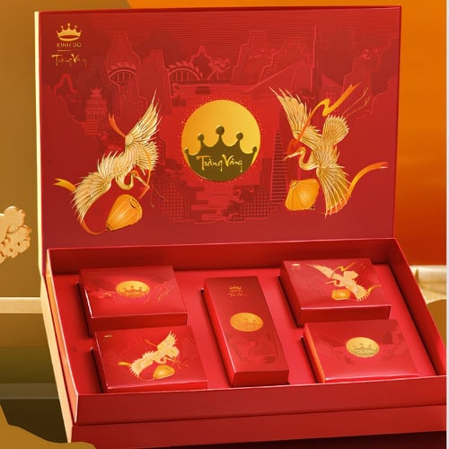Trăng vàng Hoàng Kim Vinh Hiển Đỏ (4 bánh + 1 hộp trà)
