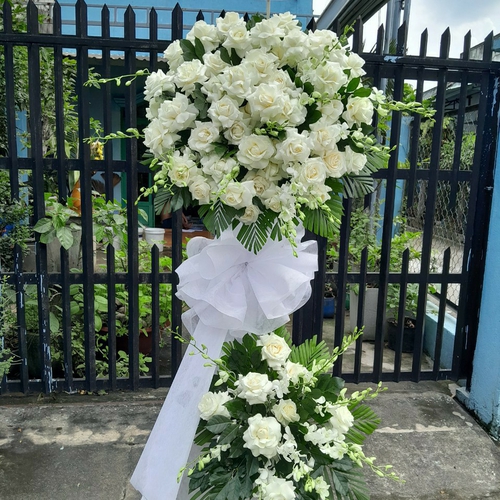 Kệ Hoa Tươi Chia Buồn 28