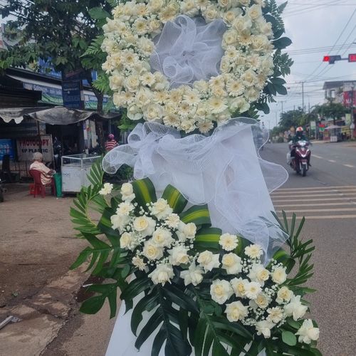 Kệ Hoa Tươi Chia Buồn 29