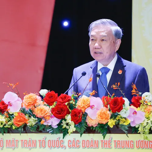 Hoa Tươi Bục Phát Biểu 02