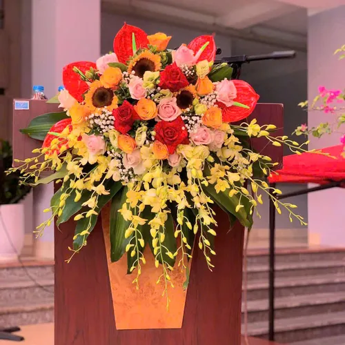 Hoa Tươi Bục Phát Biểu 09