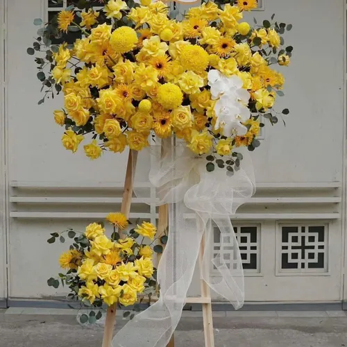 Kệ Hoa Chúc Mừng 13