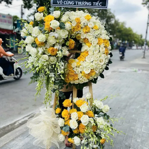 Kệ Hoa Tươi Chia Buồn 29