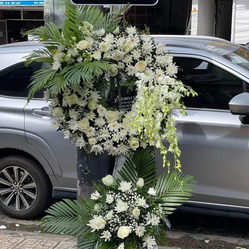 Kệ Hoa Tươi Chia Buồn 34