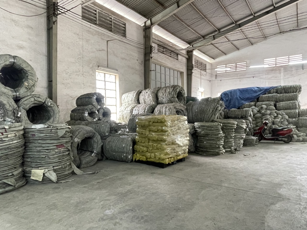 1 cuộn kẽm lưỡi dao kéo được bao nhiêu mét