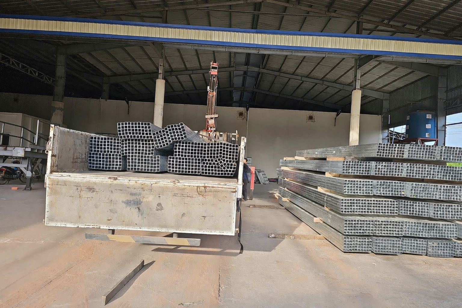 thép hộp vuông 50x50x2.0 ly mạ kẽm nhúng nóng Hòa Phát