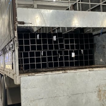 Cung cấp 17 tấn thép hộp 150x150 Hòa Phát và thép V50, V63 cho công trình Bình Định